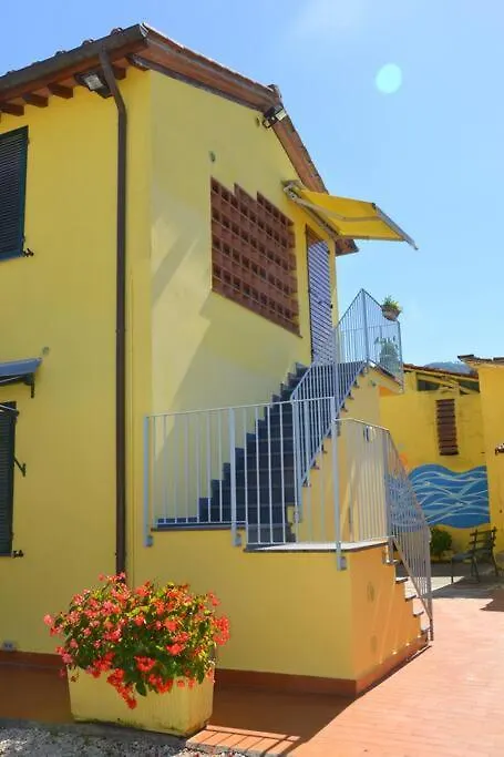Countryside Flat, Corte Del Barone. Breakfast In. Apartment Capannori
