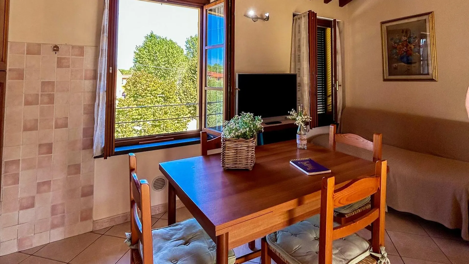 Countryside Flat, Corte Del Barone. Breakfast In. Apartment Capannori