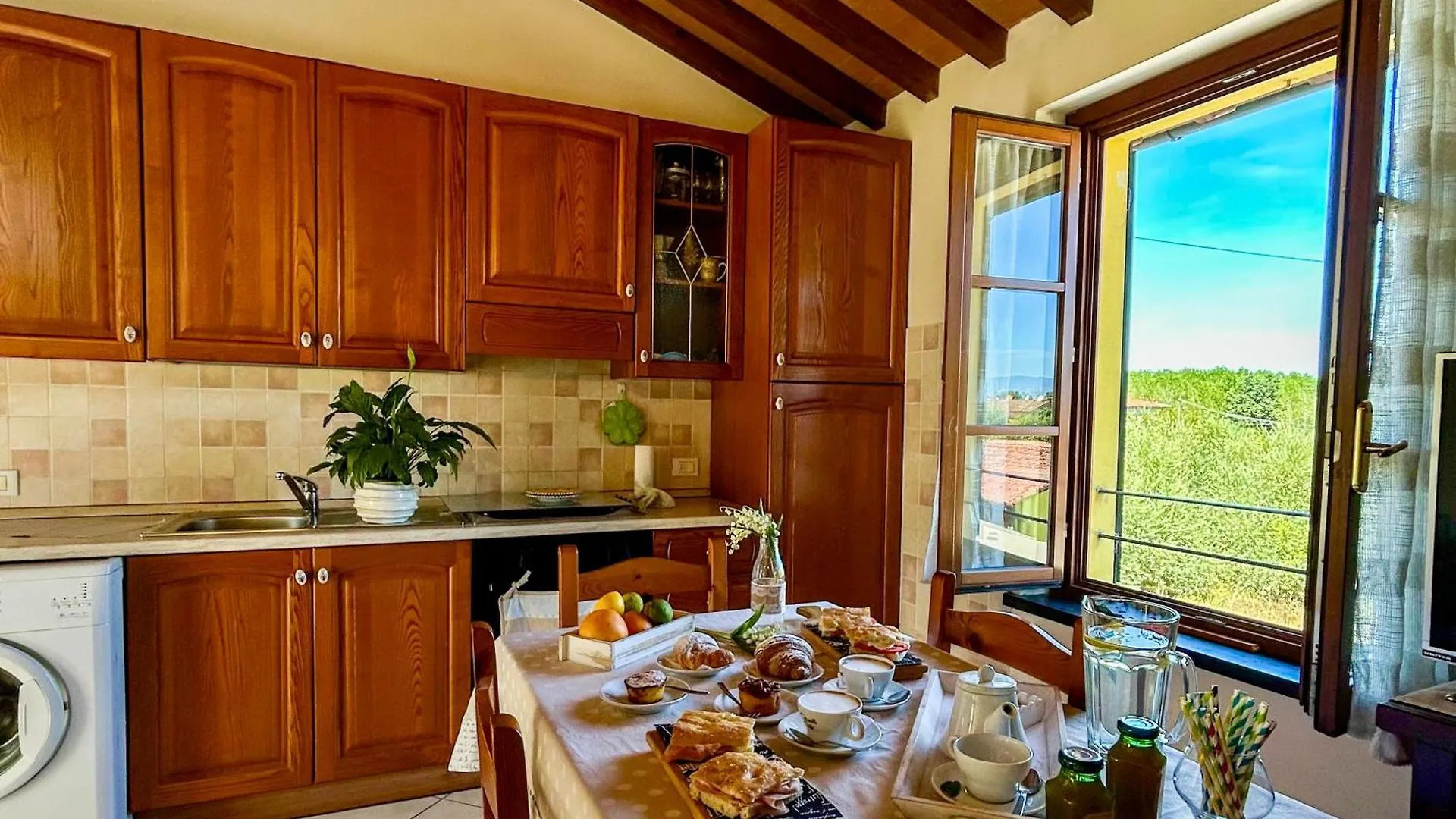 Countryside Flat, Corte Del Barone. Breakfast In. Apartment Capannori Italy